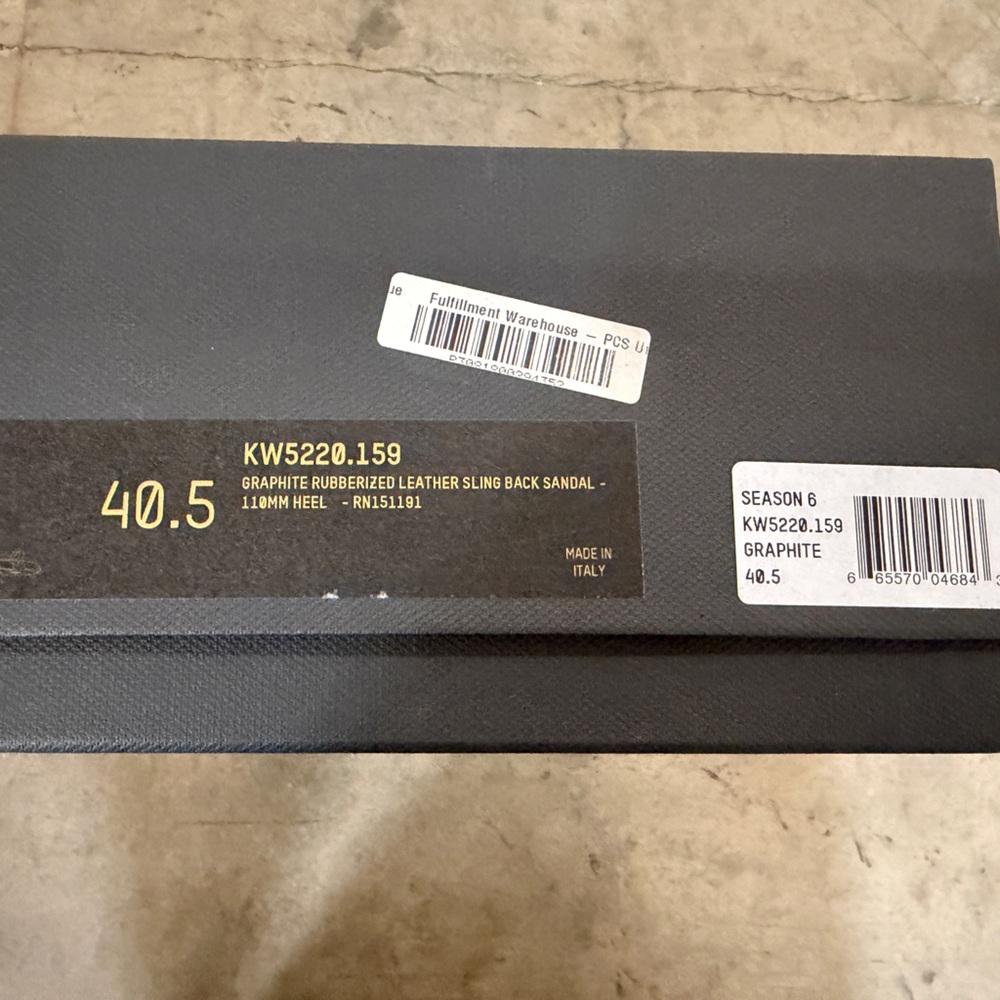 Yeezy Season 6 Rubberized Sandals. Size 40.5 NEW KW5220.159 - Picture 8 of 8
